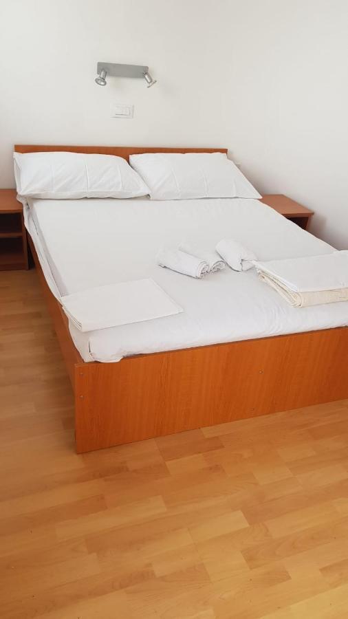דוגי ראט Apartmani Babic מראה חיצוני תמונה